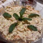 yogurtlu arpa sehriye- salatasi